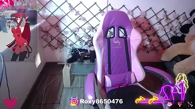 Snapshot of roxy_roxxan chatting on 26, 6, 2026 roxy roxxan online show from 26, 6, 2026