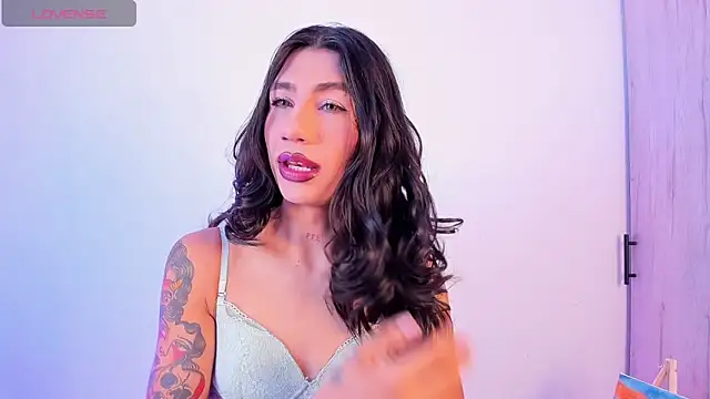 sofiaa grey  online show from 20, 11, 2025