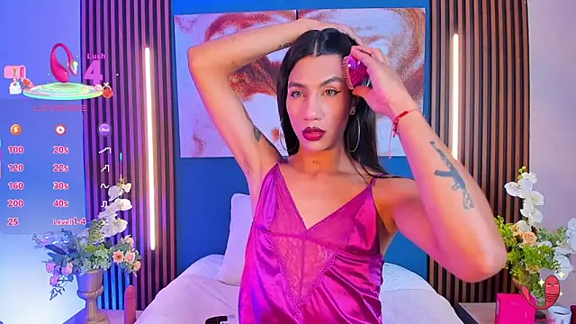 sofiaa grey  online show from 24, 9, 2025