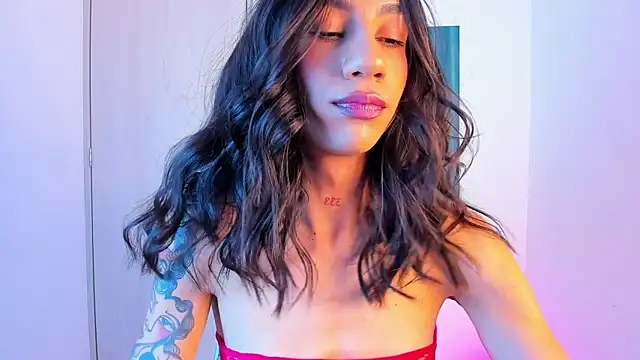 sofiaa grey  online show from 12, 4, 2026