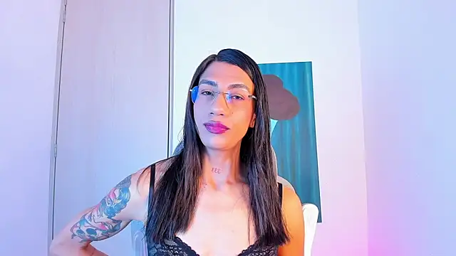 sofiaa grey  online show from 14, 4, 2026