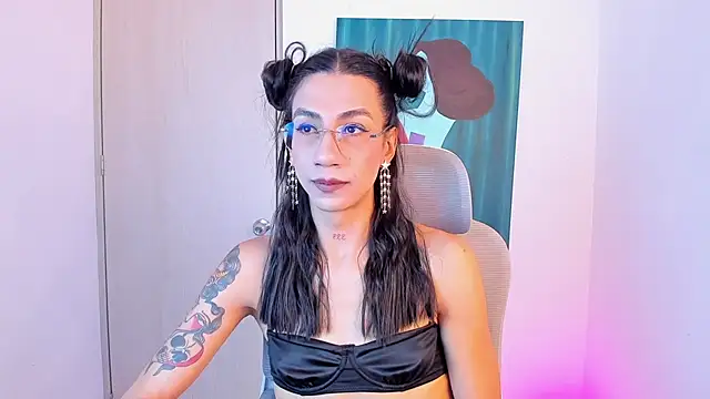 sofiaa grey  online show from 13, 3, 2026