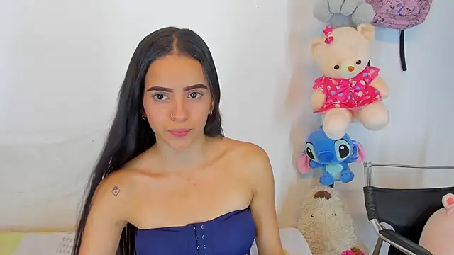 Snapshot of emilyclay_1 chatting on 18, 10, 2025 emilyclay 1 online show from 18, 10, 2025