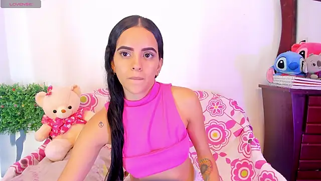 Snapshot of emilyclay_1 chatting on 22, 9, 2025 emilyclay 1 online show from 22, 9, 2025