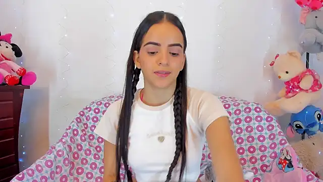 Snapshot of emilyclay_1 chatting on 28, 11, 2025 emilyclay 1 online show from 28, 11, 2025