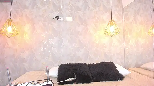 Snapshot of leigh-angels chatting on 4, 7, 2026 leigh-angels online show from 4, 7, 2026