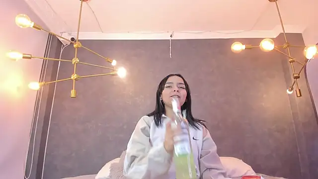 leigh-angels online show from 6, 11, 2025