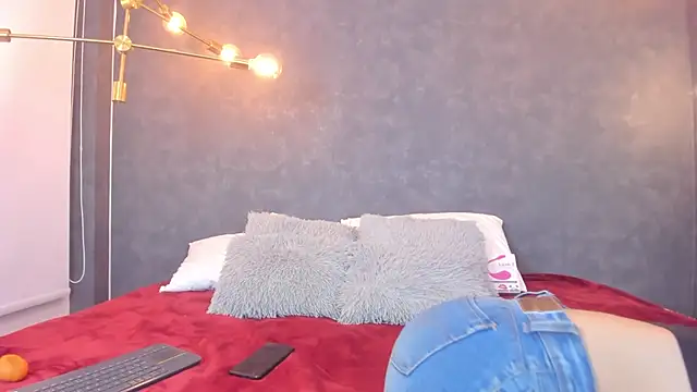 leigh-angels online show from 2, 10, 2025