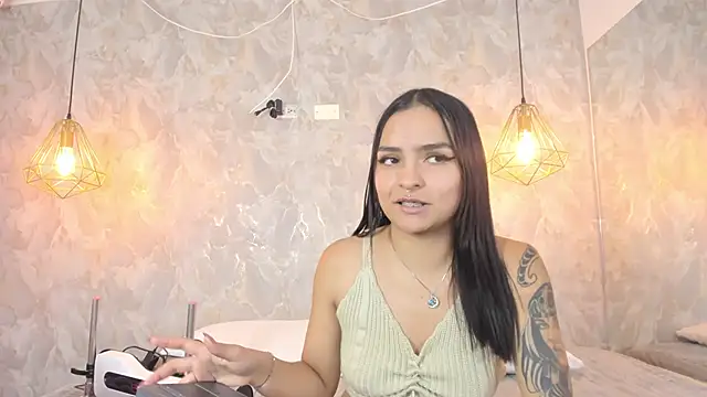 Snapshot of leigh-angels chatting on 15, 6, 2026 leigh-angels online show from 15, 6, 2026