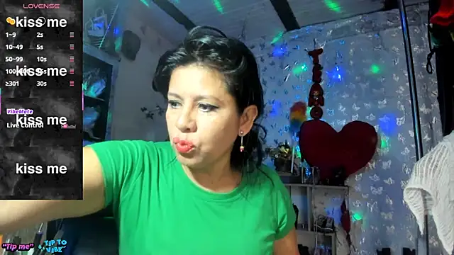 Snapshot of Erlinda-engel chatting on 4, 7, 2026 Erlinda-engel online show from 4, 7, 2026