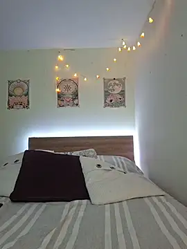 Juliietha servas online show from 16, 10, 2025