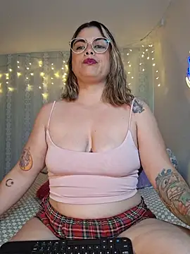 Juliietha servas online show from 12, 4, 2026