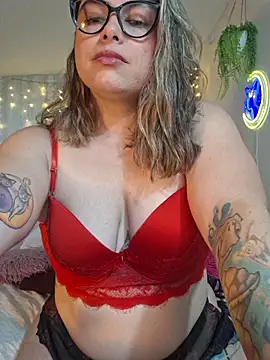 Juliietha servas online show from 19, 7, 2026