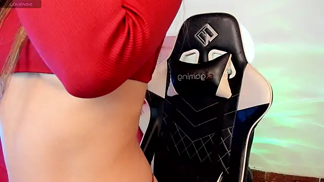 Snapshot of little_jade chatting on 18, 11, 2025 little jade online show from 18, 11, 2025