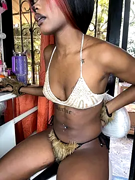 Lillie Burges online show from 24, 10, 2025