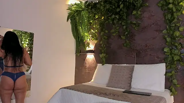 emily hunter12 online show from 18, 4, 2026