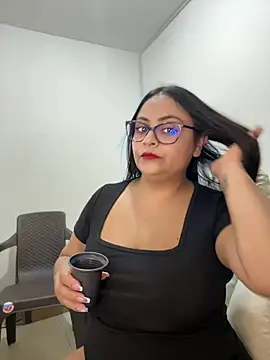 Snapshot of Sol_biglips chatting on 12, 6, 2026 Sol biglips online show from 12, 6, 2026