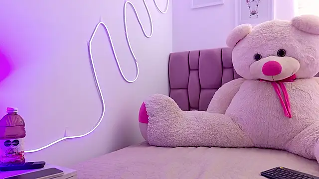 SophiaKarson online show from 14, 10, 2025