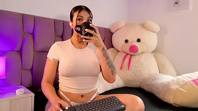 SophiaKarson online show from 13, 1, 2026