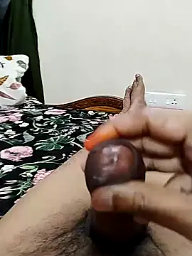 AUNTY1984 online show from 2, 10, 2025