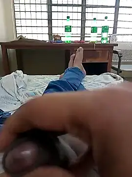 AUNTY1984 online show from 19, 4, 2026