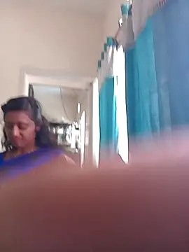 AUNTY1984 online show from 7, 5, 2026