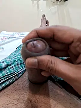 AUNTY1984 online show from 1, 6, 2026