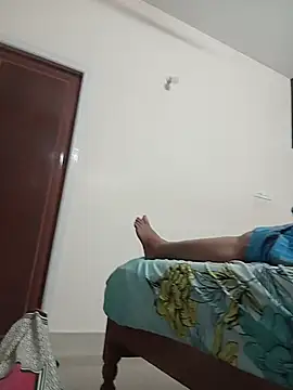 AUNTY1984 online show from 24, 5, 2026