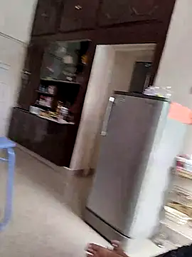 AUNTY1984 online show from 9, 10, 2025