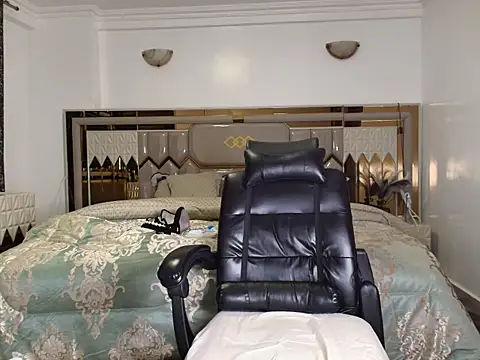 Snapshot of ebony_shilly3 chatting on 12, 11, 2025 ebony shilly3 online show from 12, 11, 2025