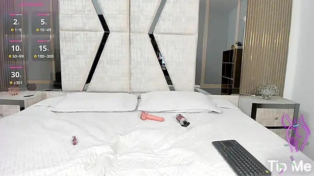 Snapshot of LaurenSnow chatting on 20, 9, 2025 LaurenSnow online show from 20, 9, 2025