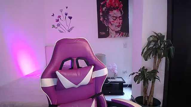 esmeraldaa230 online show from 6, 3, 2026