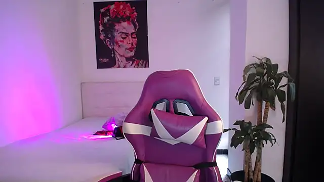 esmeraldaa230 online show from 20, 2, 2026