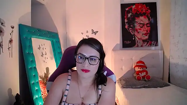 esmeraldaa230 online show from 26, 9, 2025