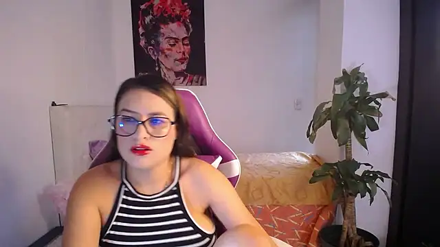 esmeraldaa230 online show from 8, 1, 2026