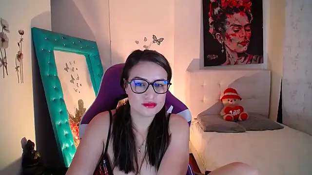 esmeraldaa230 online show from 3, 10, 2025