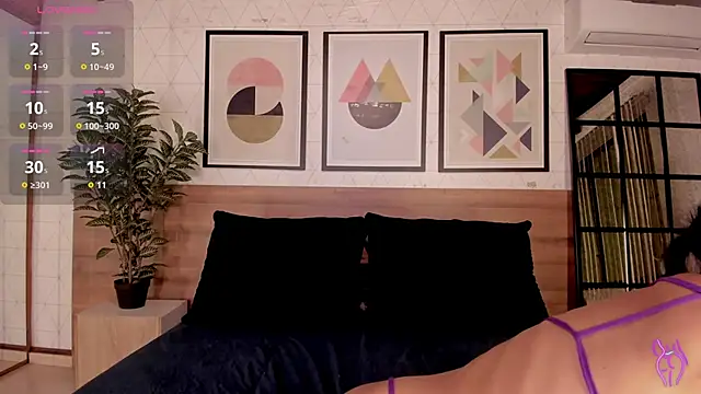 LunaRuso online show from 5, 11, 2025