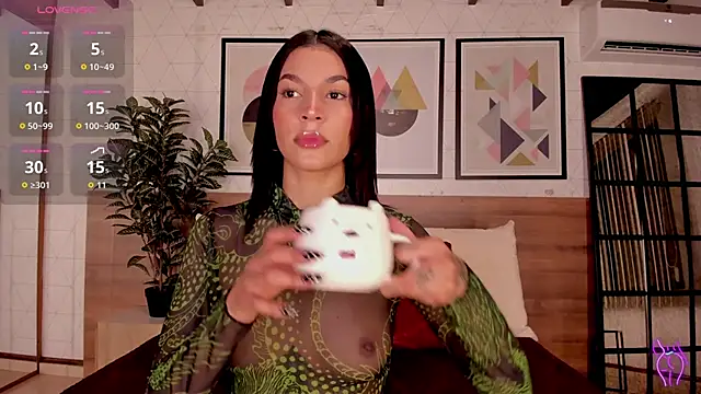 LunaRuso online show from 18, 11, 2025