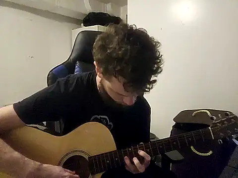 Snapshot of Talenjames4 chatting on 14, 12, 2025 Talenjames4 online show from 14, 12, 2025