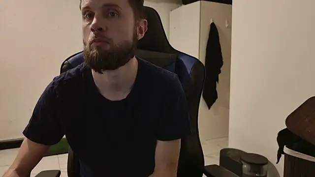 Snapshot of Talenjames4 chatting on 5, 12, 2025 Talenjames4 online show from 5, 12, 2025