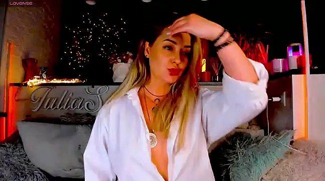  JuliaSpace  online show from 15, 3, 2025