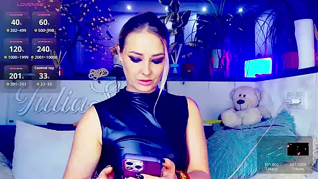  JuliaSpace  online show from 27, 9, 2025