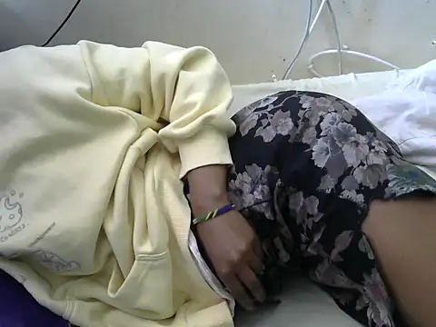 Ma-yolo001 online show from 12, 9, 2025