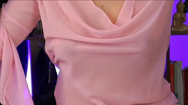 Snapshot of Bailey_Evans chatting on 5, 11, 2025 Bailey Evans online show from 5, 11, 2025