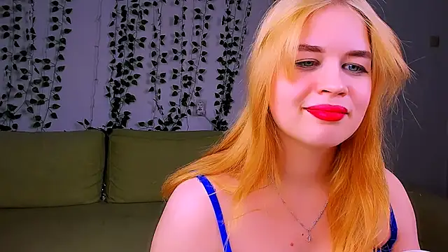 Snapshot of AlicePopsy chatting on 18, 2, 2025 AlicePopsy online show from 18, 2, 2025