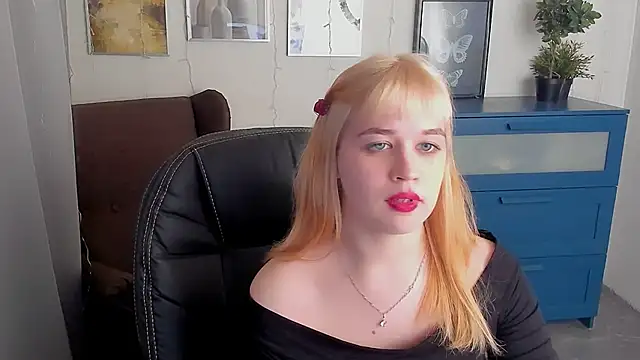 Snapshot of AlicePopsy chatting on 28, 2, 2025 AlicePopsy online show from 28, 2, 2025