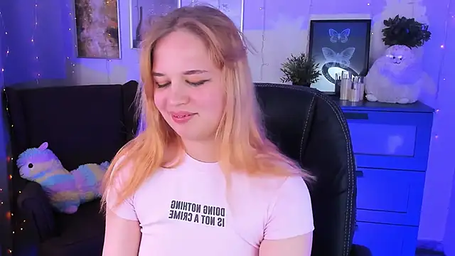 Snapshot of AlicePopsy chatting on 25, 10, 2025 AlicePopsy online show from 25, 10, 2025