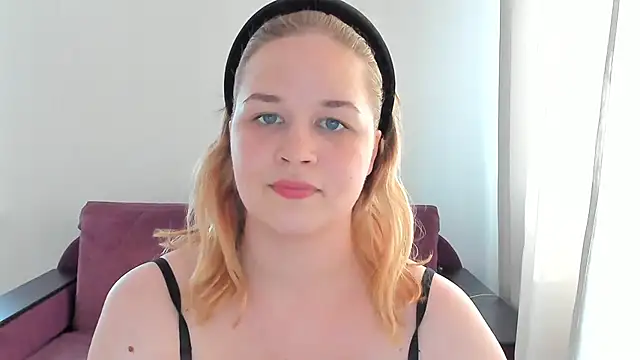 Snapshot of AlicePopsy chatting on 9, 6, 2026 AlicePopsy online show from 9, 6, 2026
