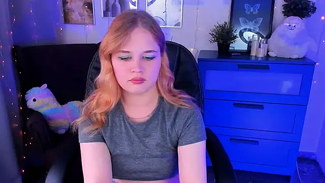 Snapshot of AlicePopsy chatting on 26, 10, 2025 AlicePopsy online show from 26, 10, 2025