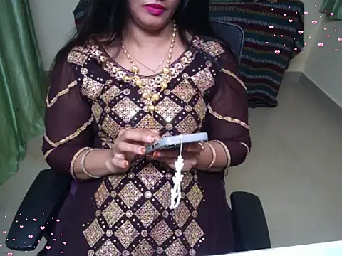 Arushisingh8888 online show from 5, 11, 2025